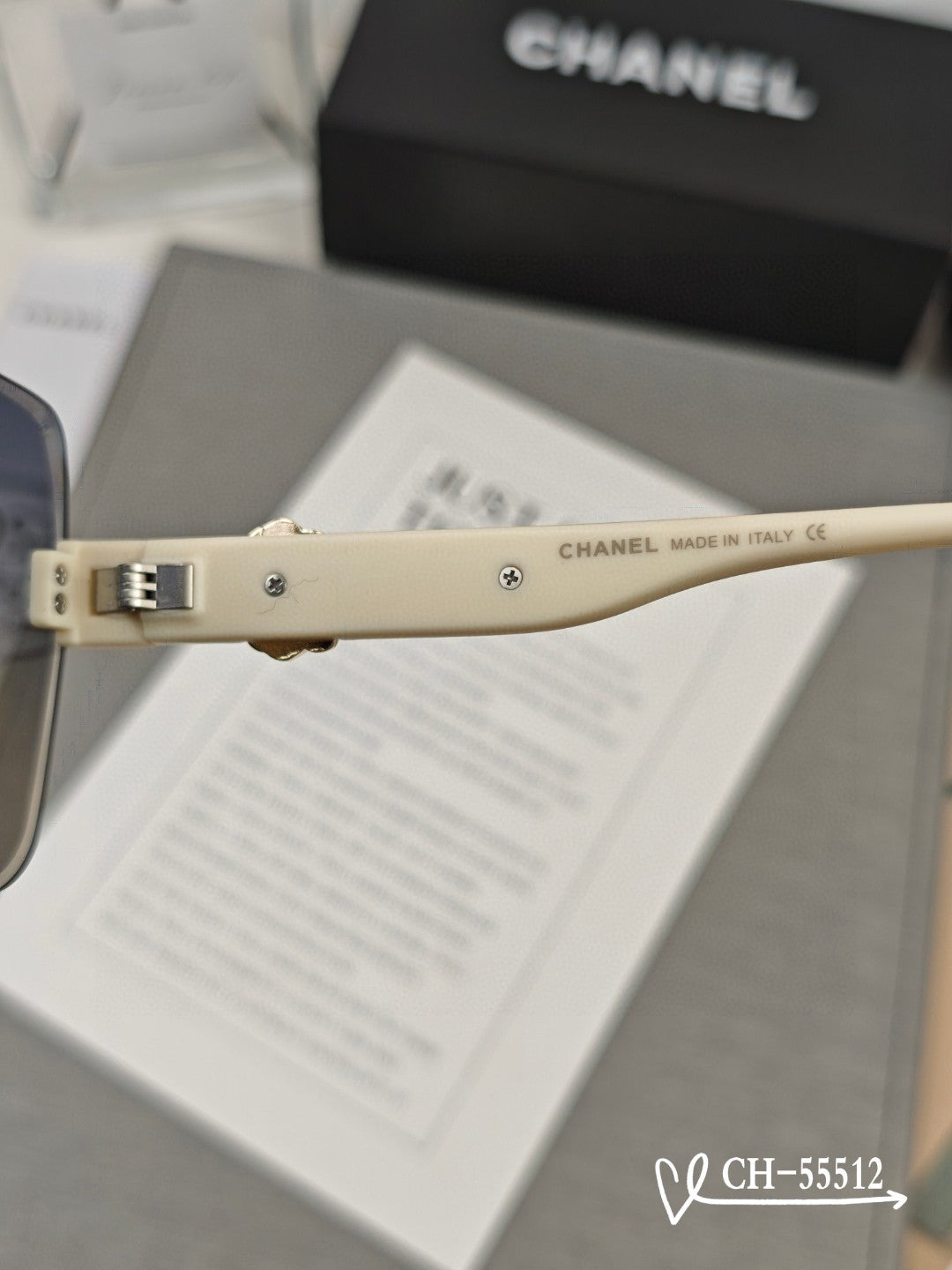 SQUARE SUNGLASSES 55512 IN ACETATE RESIN LENSES