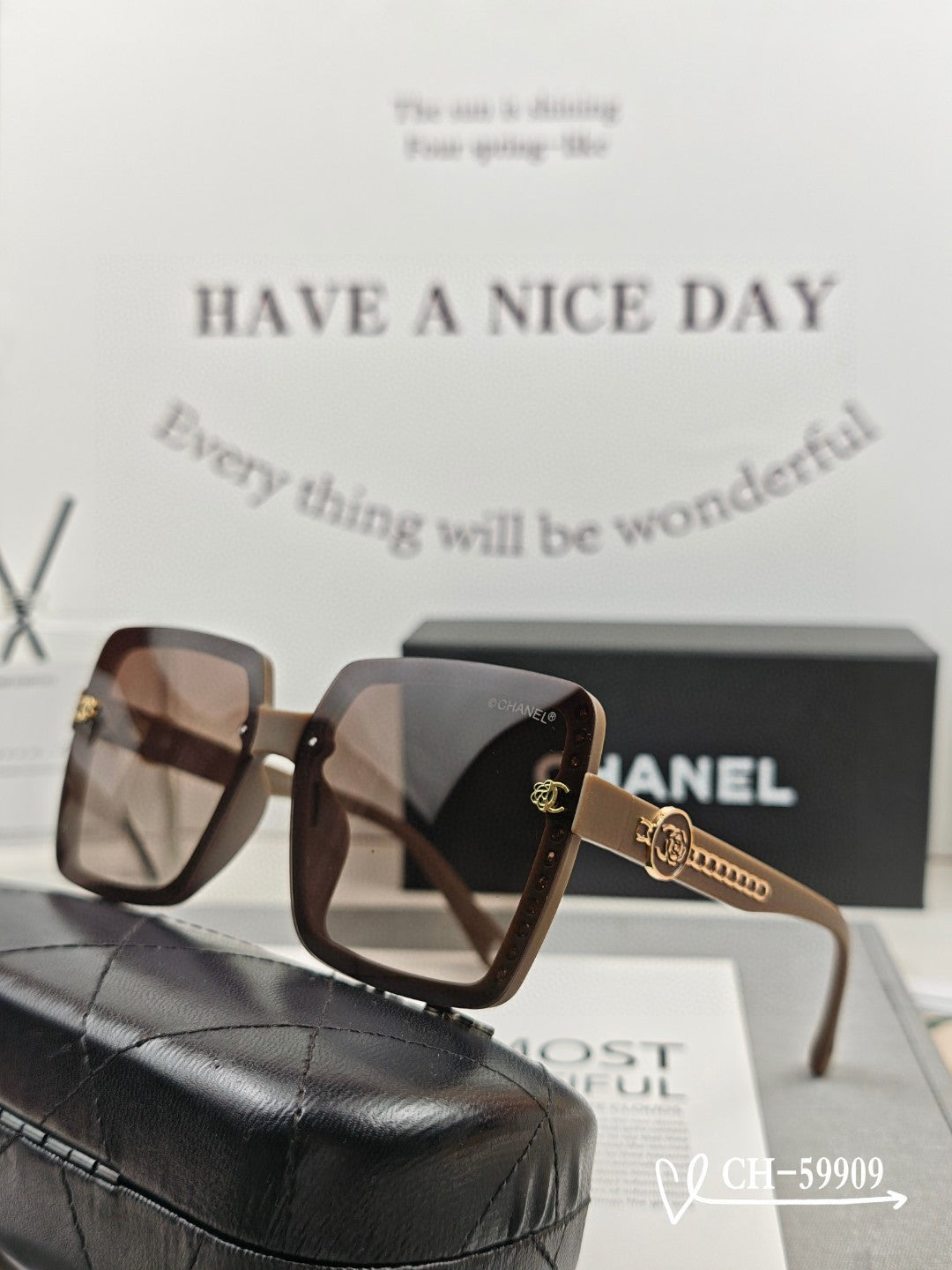 SQUARE SUNGLASSES 59909 IN BLACK TR FRAME WITH RESIN LENSES