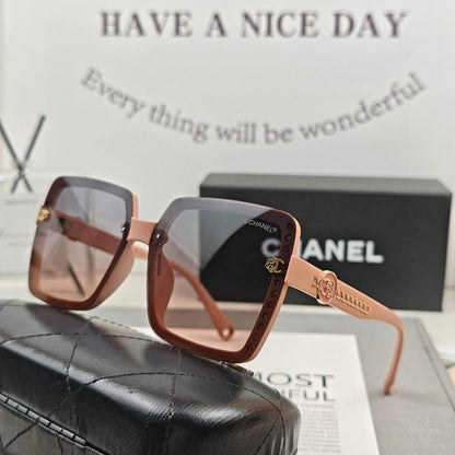 SQUARE SUNGLASSES 59909 IN BLACK TR FRAME WITH RESIN LENSES