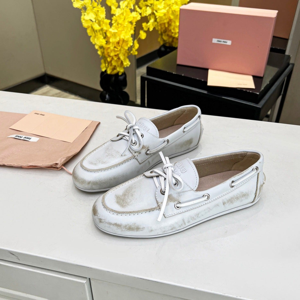 Lace-up Retro Loafers White Cowhide