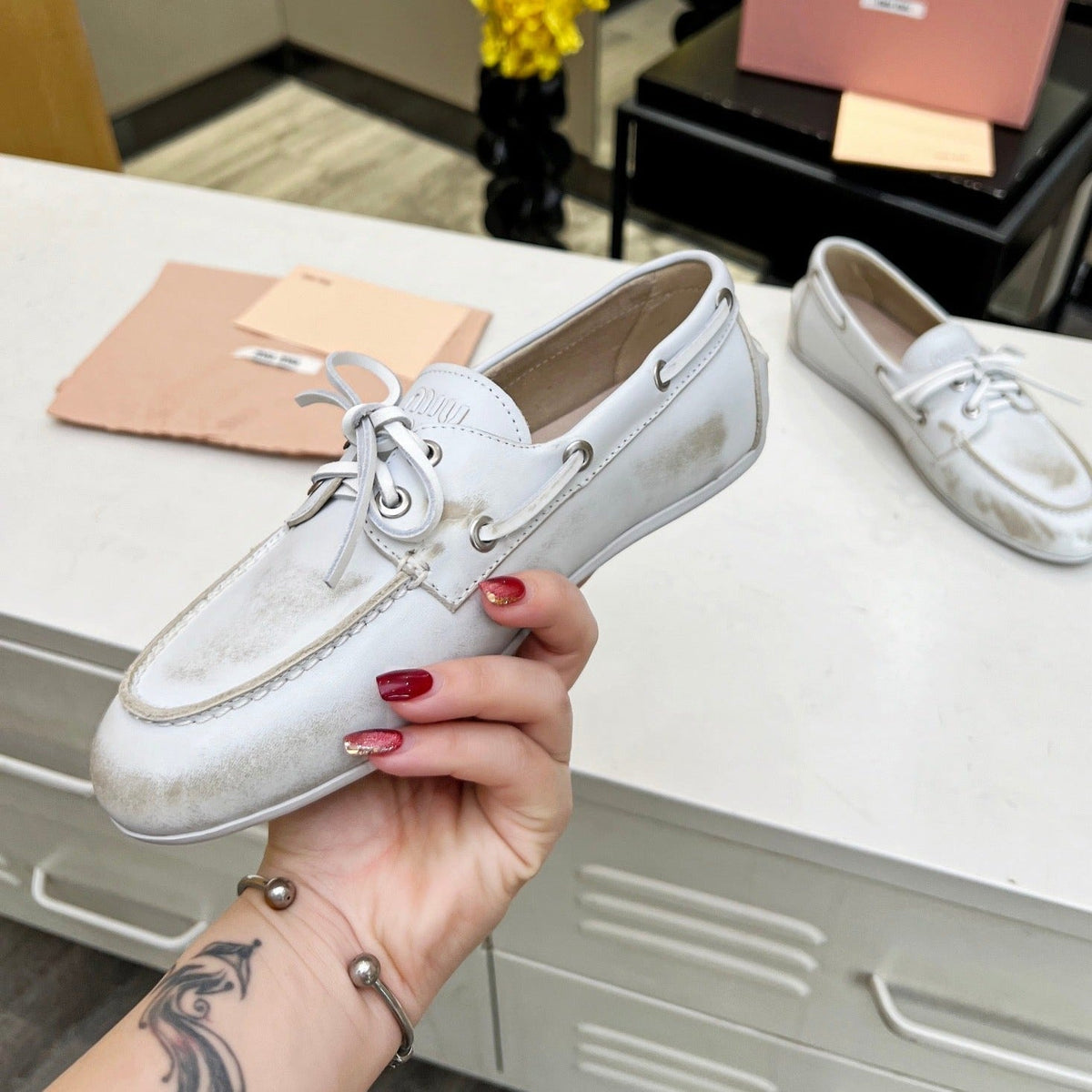 Lace-up Retro Loafers White Cowhide