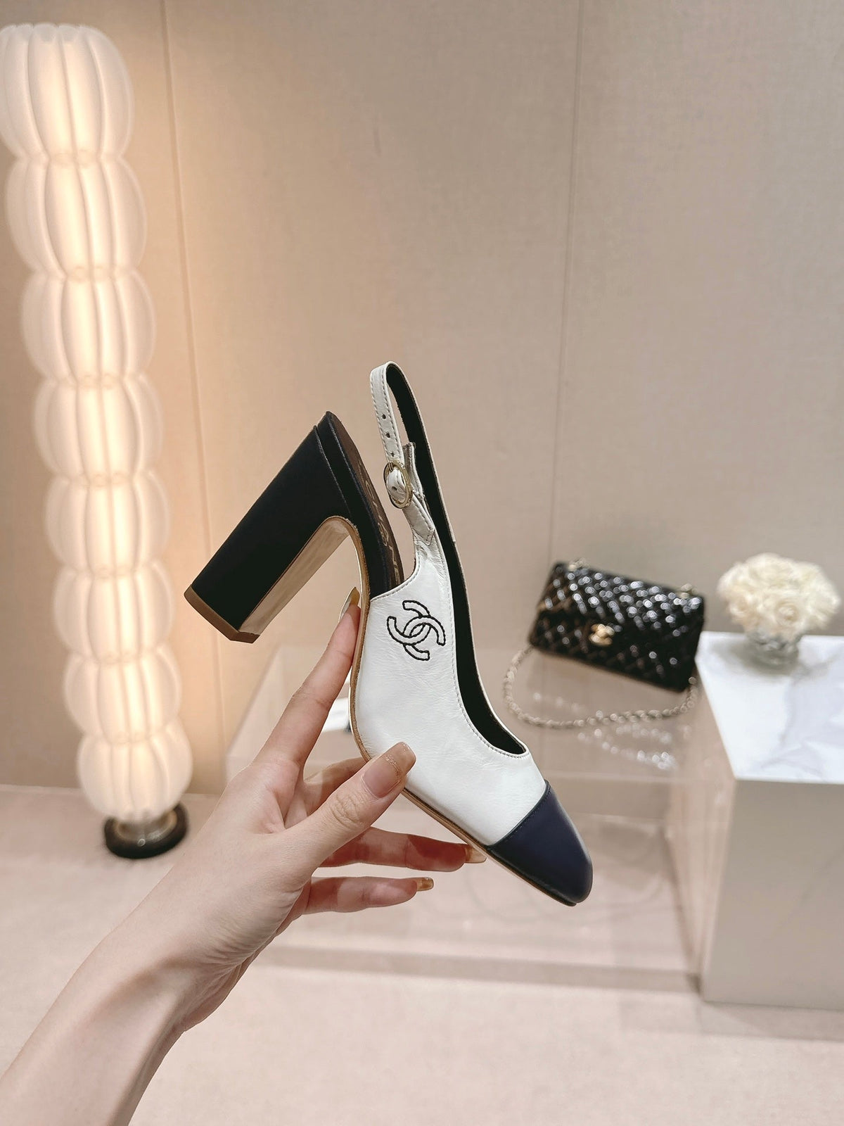 HIGH SLINGBACKS WHITE MIX BLACK SHEEPSKIN