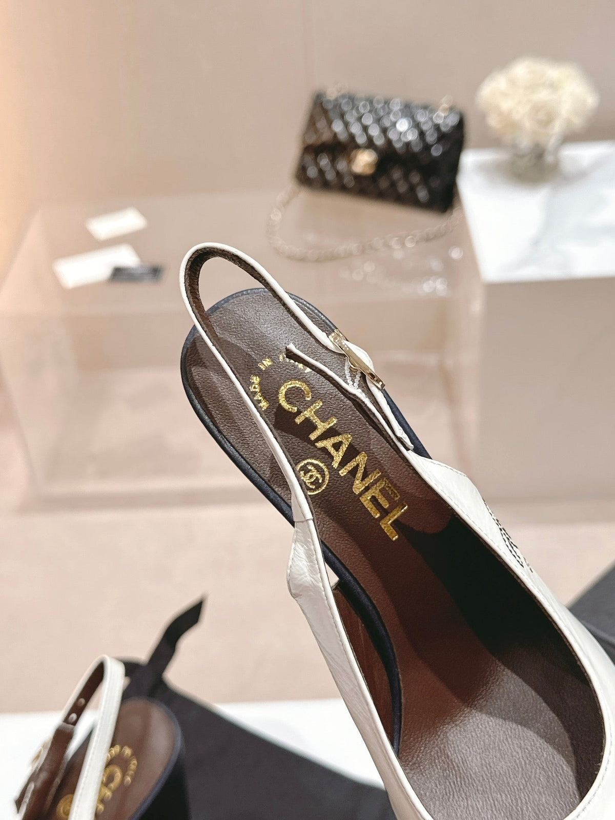 HIGH SLINGBACKS WHITE MIX BLACK SHEEPSKIN