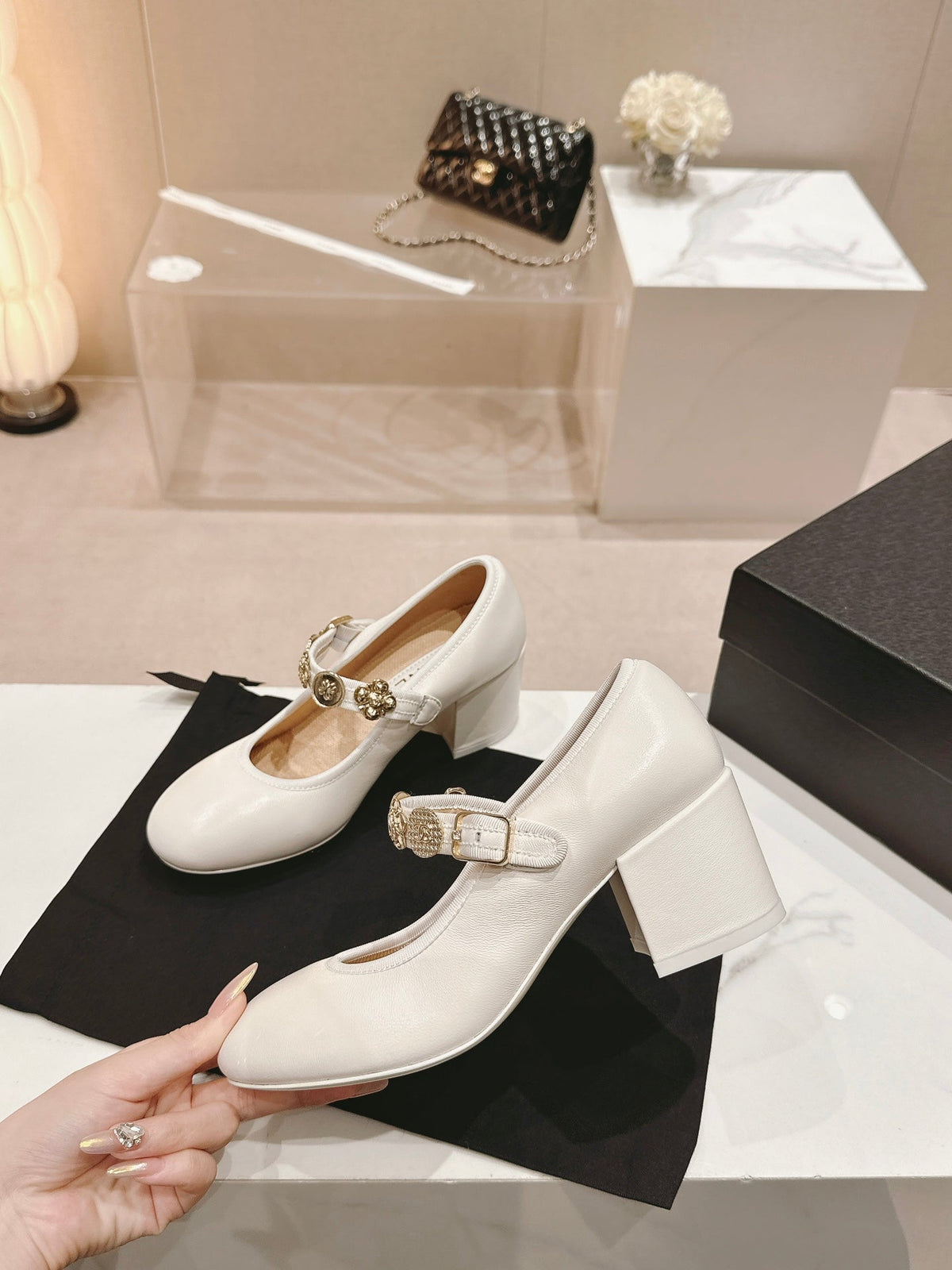 MARY JANE SHOES WHITE LAMBSKIN