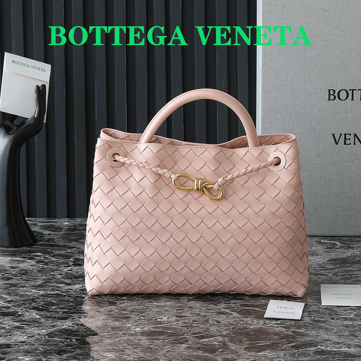 MEDIUM ANDIAMO 32 IN LIGHT PINK LAMBSKIN