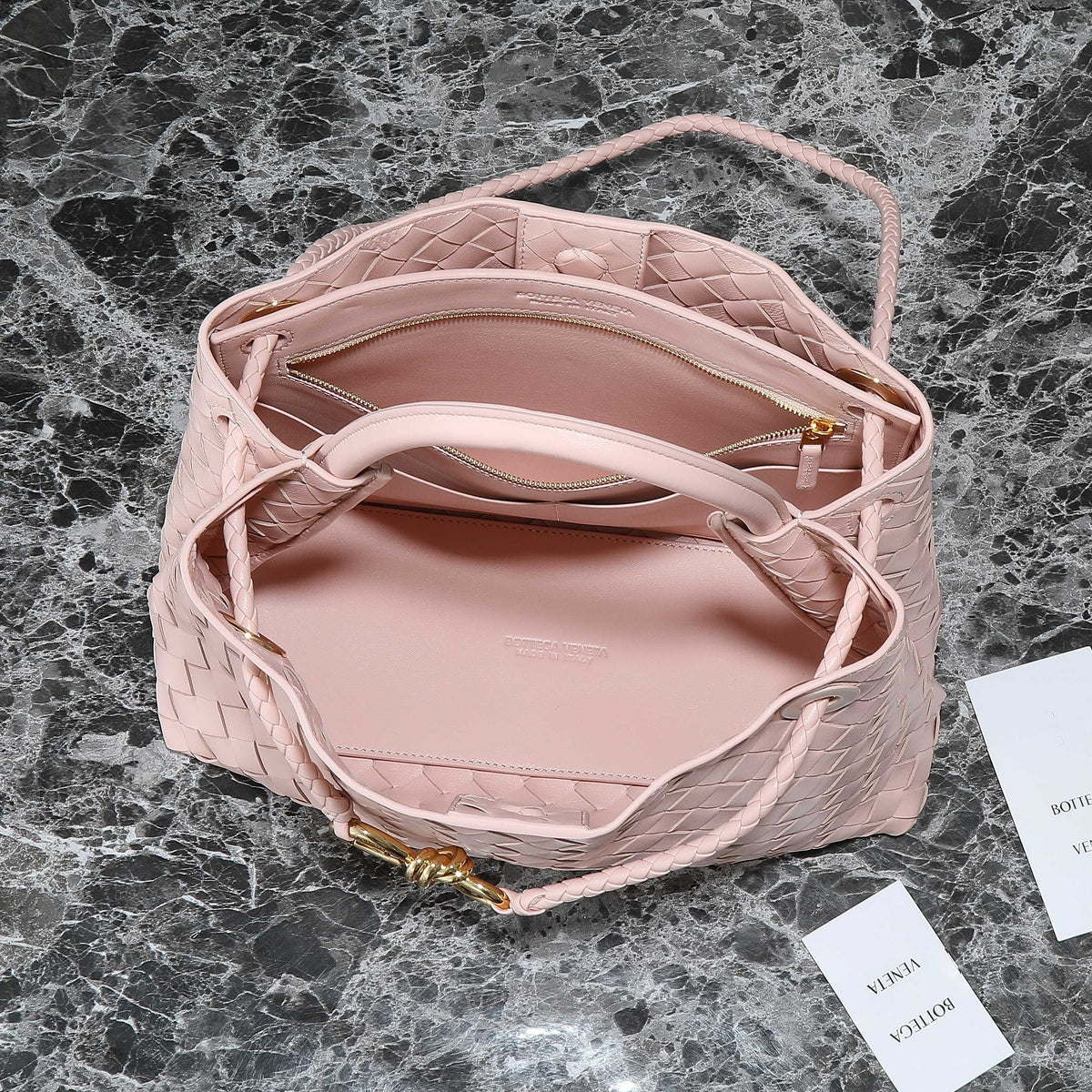 MEDIUM ANDIAMO 32 IN LIGHT PINK LAMBSKIN