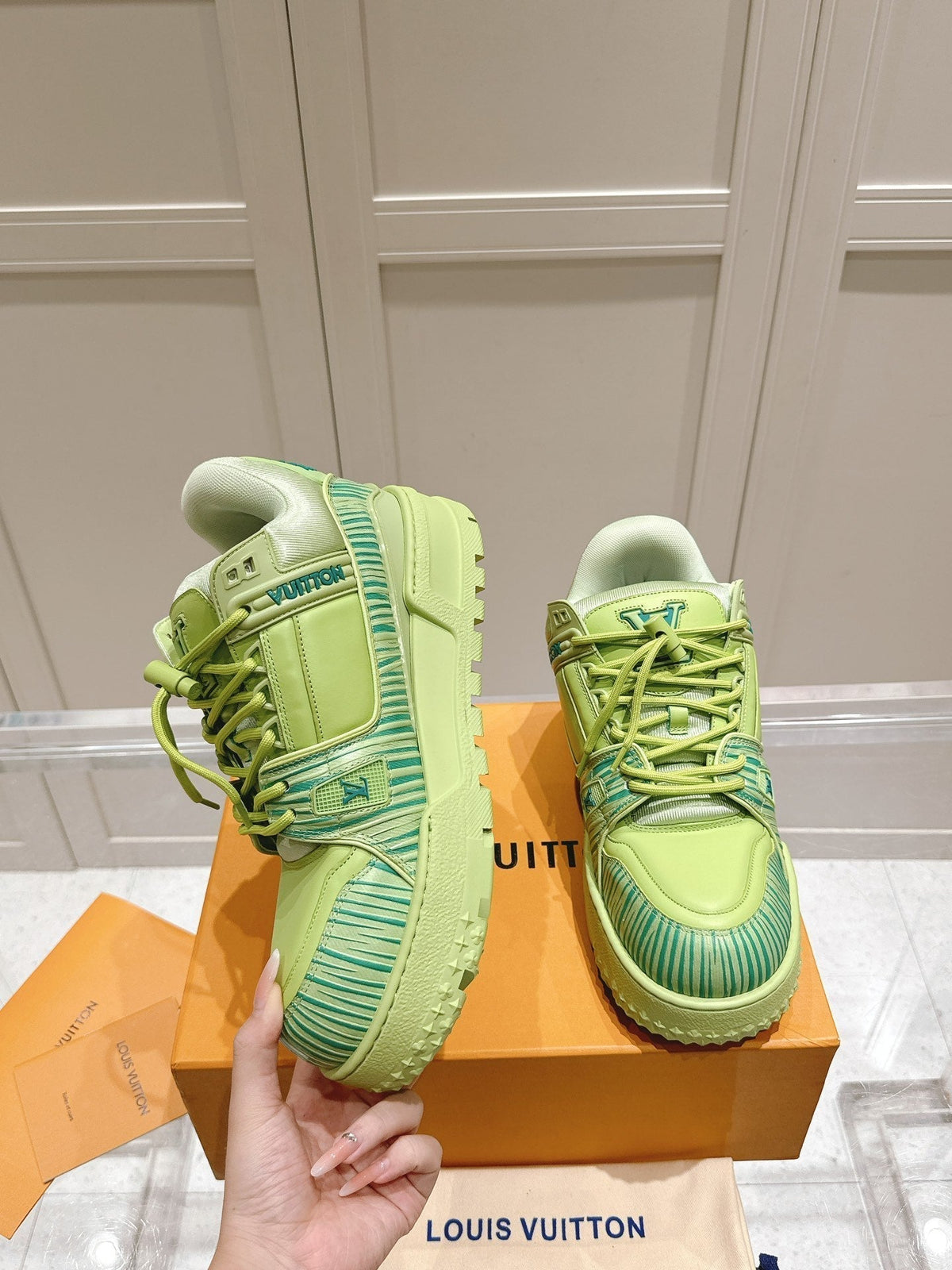 LV TRAINER MAXI LV X PARK SEO-BO IN PEAR GREEN CALFSKIN