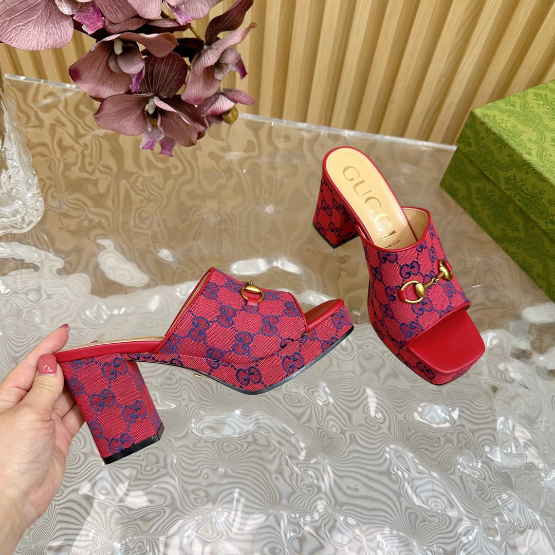 HORSEBIT SLIDE SANDAL IN RED MONOGRAM CANVAS AND SHEEPSKIN LINING