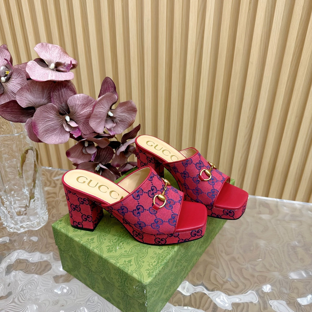 HORSEBIT SLIDE SANDAL IN RED MONOGRAM CANVAS AND SHEEPSKIN LINING