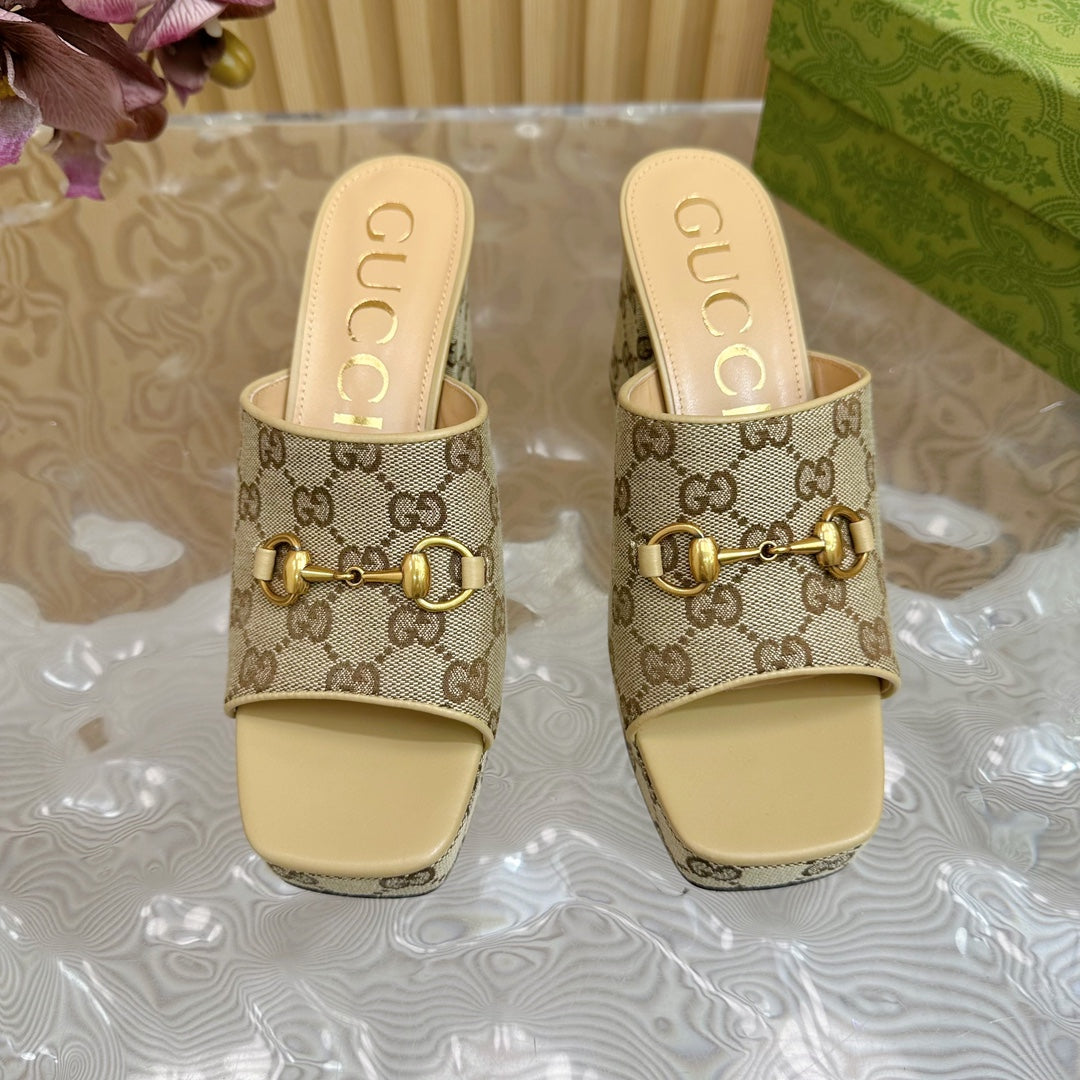 HORSEBIT SLIDE SANDAL IN ECRU BEIGE MONOGRAM CANVAS AND SHEEPSKIN LINING
