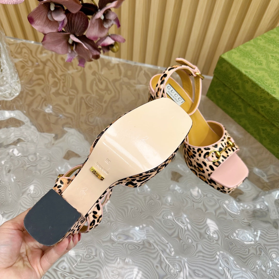 HORSEBIT HIGH-HEEL SANDAL WITH LEOPARD PRINT IN LIGHT PINK VELVET AND CALFSKIN LINING
