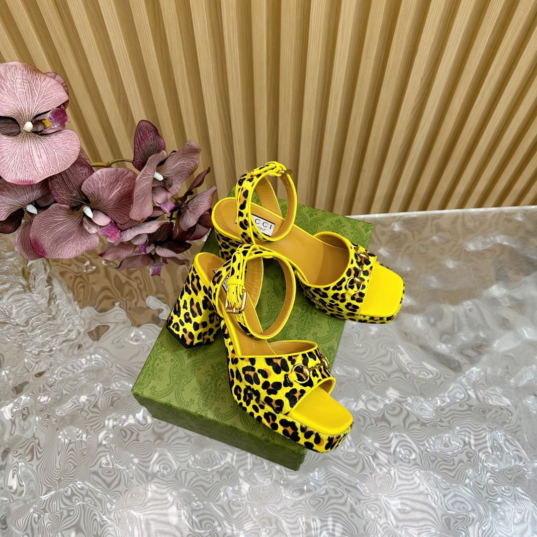 HORSEBIT HIGH-HEEL SANDAL WITH LEOPARD PRINT IN BRIGHT YELLOW VELVET AND CALFSKIN LINING