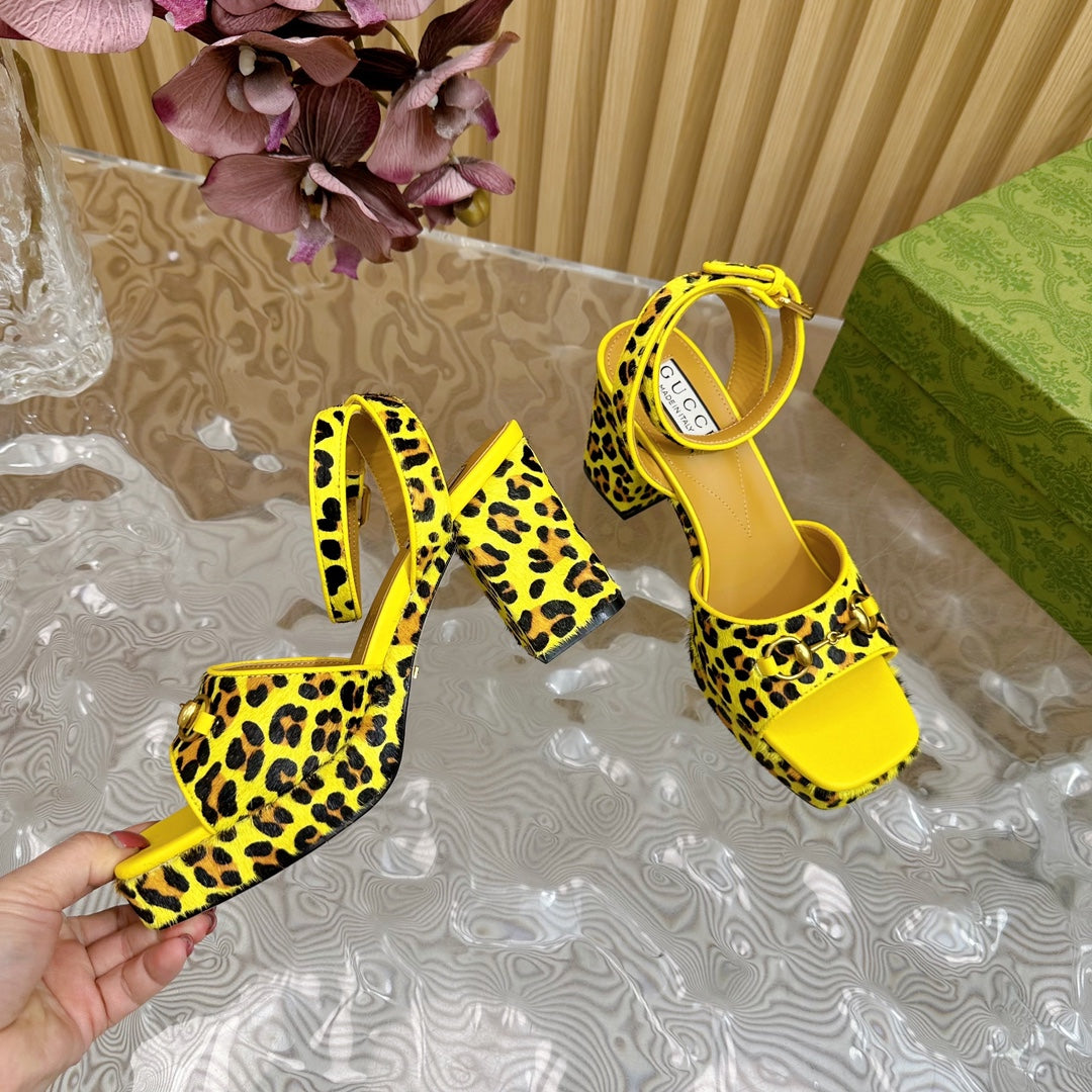 HORSEBIT HIGH-HEEL SANDAL WITH LEOPARD PRINT IN BRIGHT YELLOW VELVET AND CALFSKIN LINING