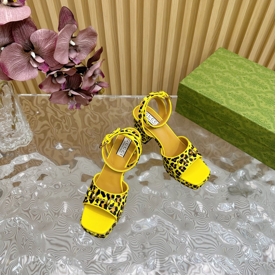 HORSEBIT HIGH-HEEL SANDAL WITH LEOPARD PRINT IN BRIGHT YELLOW VELVET AND CALFSKIN LINING