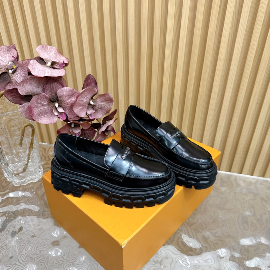 LV RECORD LOAFERS IN BLACK GLOSSY CALFSKIN
