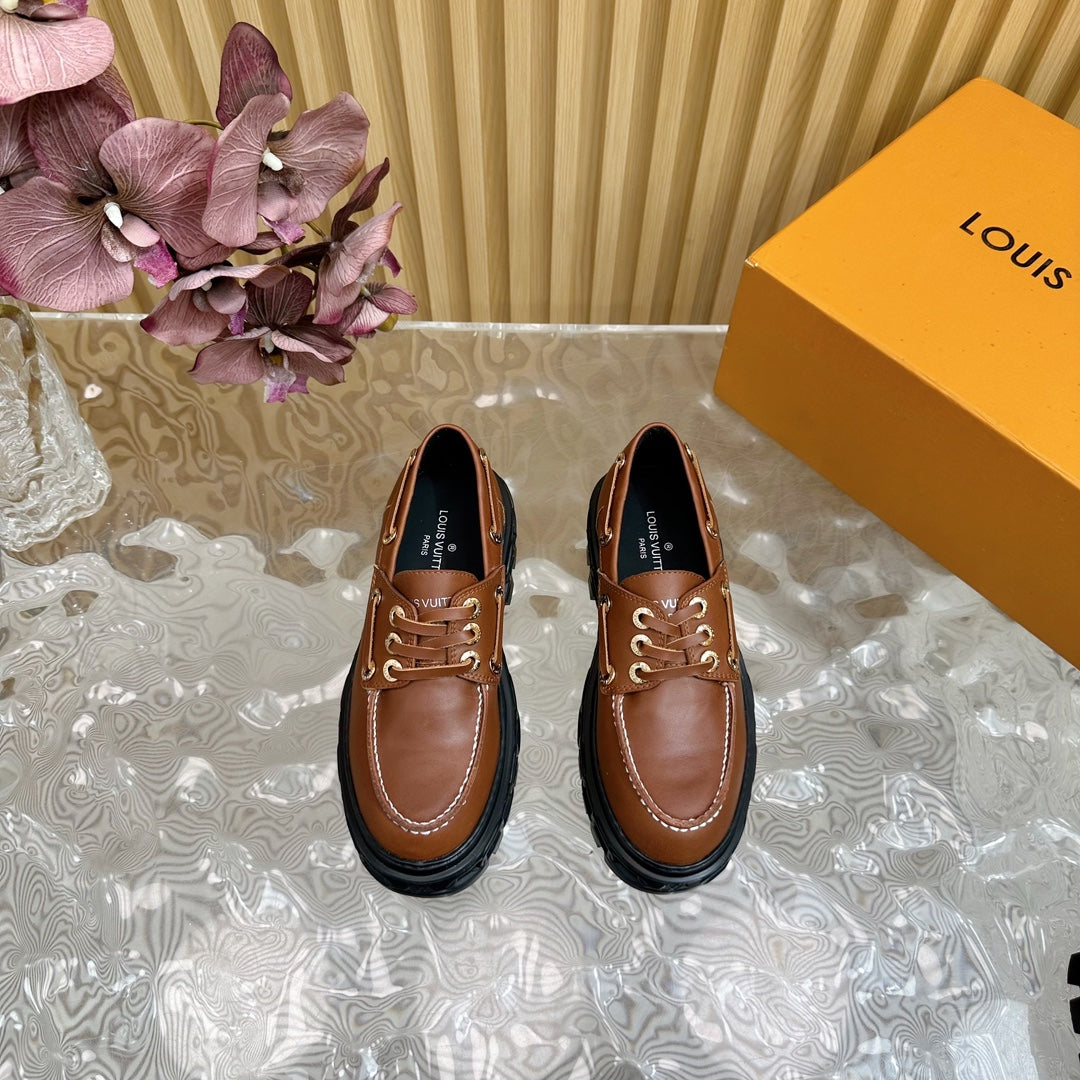 LV RECORD BOAT SHOE IN BRONZE BROWN GLOSSY CALFSKIN