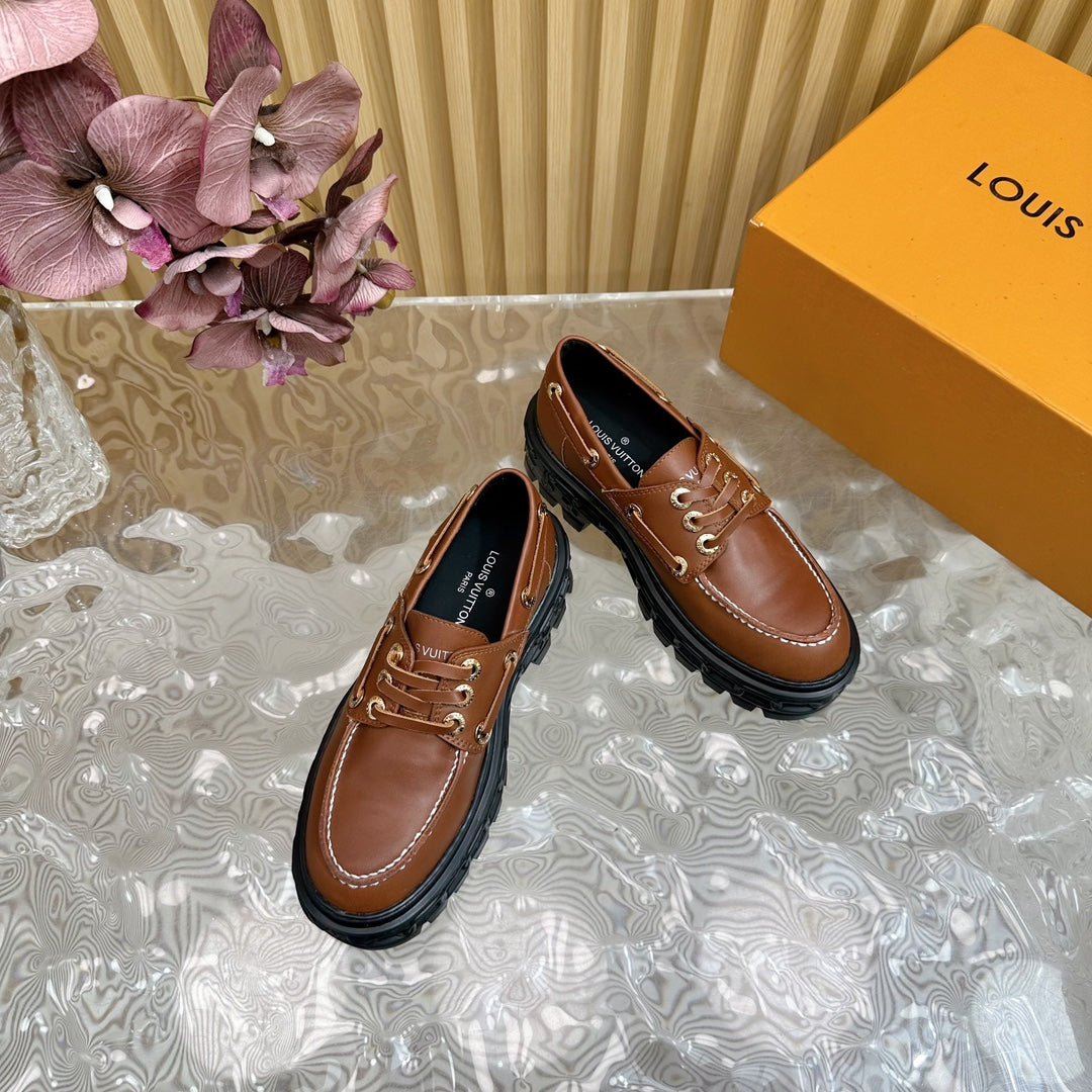 LV RECORD BOAT SHOE IN BRONZE BROWN GLOSSY CALFSKIN