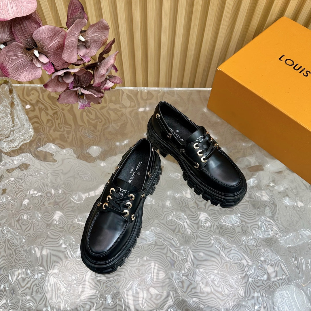 LV RECORD BOAT SHOE IN BLACK GLOSSY CALFSKIN