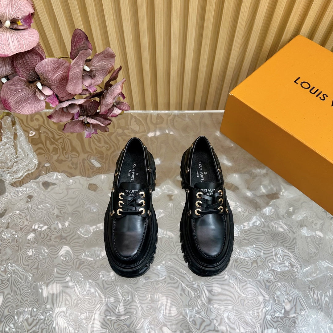 LV RECORD BOAT SHOE IN BLACK GLOSSY CALFSKIN
