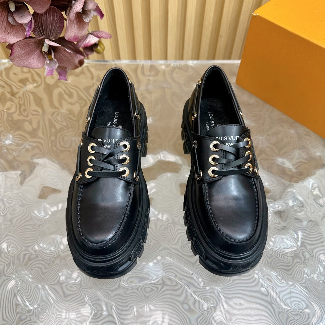 LV RECORD BOAT SHOE IN BLACK GLOSSY CALFSKIN