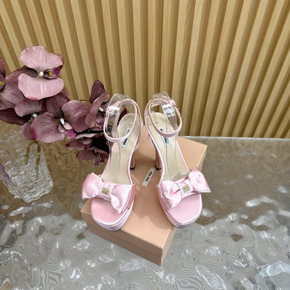 HIGH BOW PLATFORM IN LIGHT PINK SILK