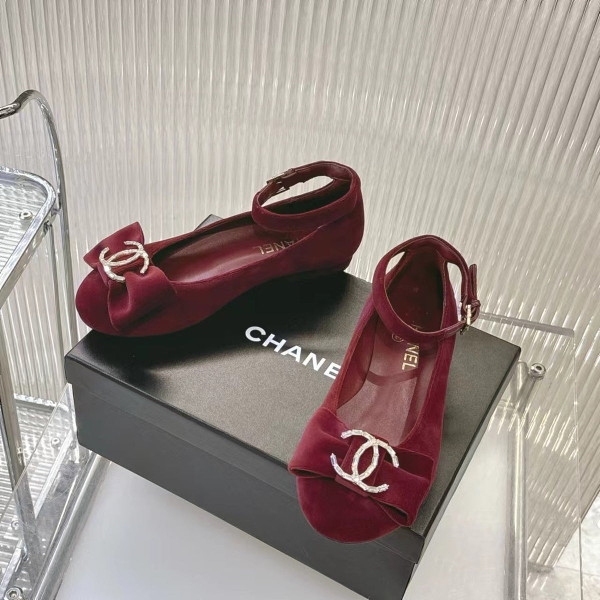 BOW MARY JANE SHOES IN GARNET RED VELVET