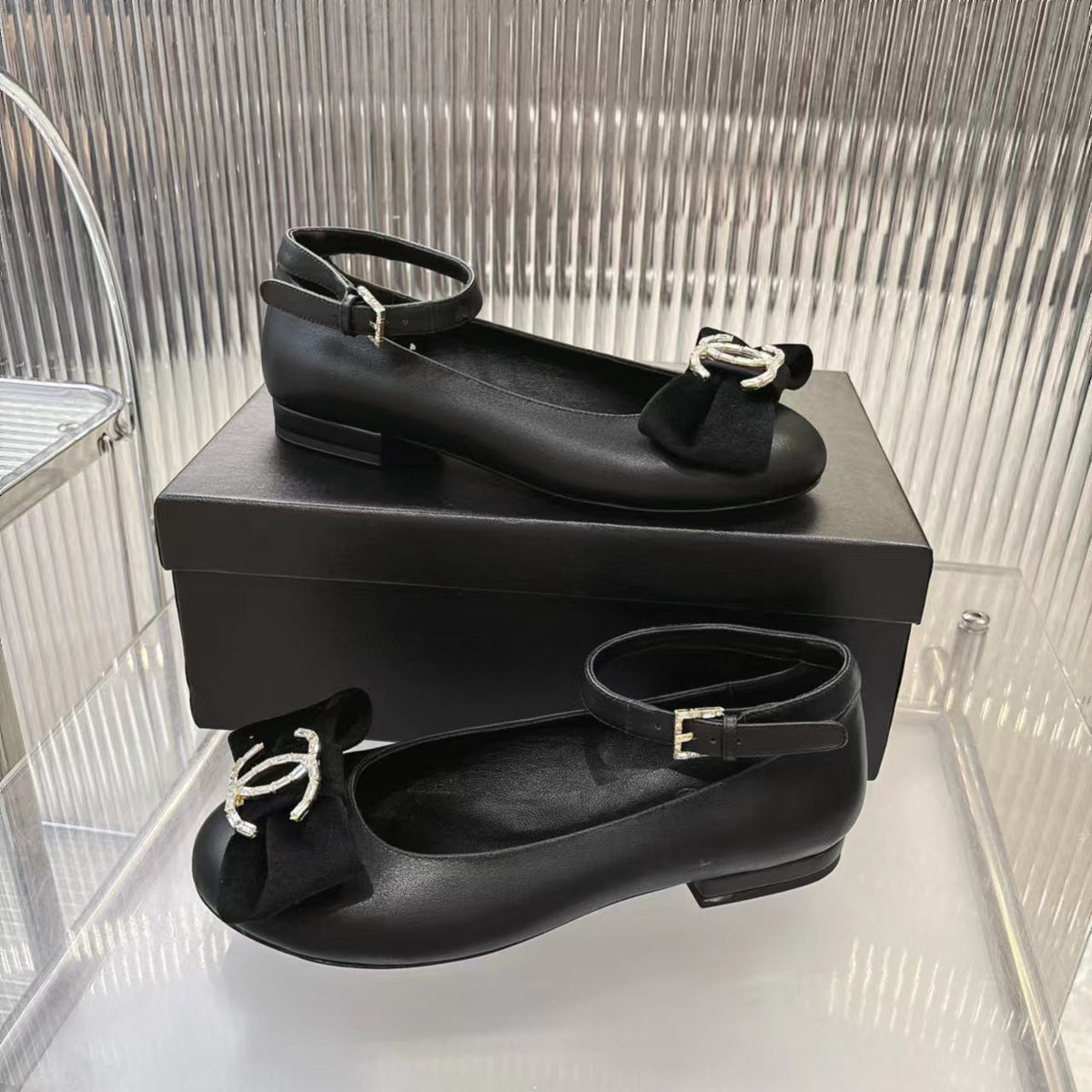 BOW MARY JANE SHOES IN BLACK LAMBSKIN