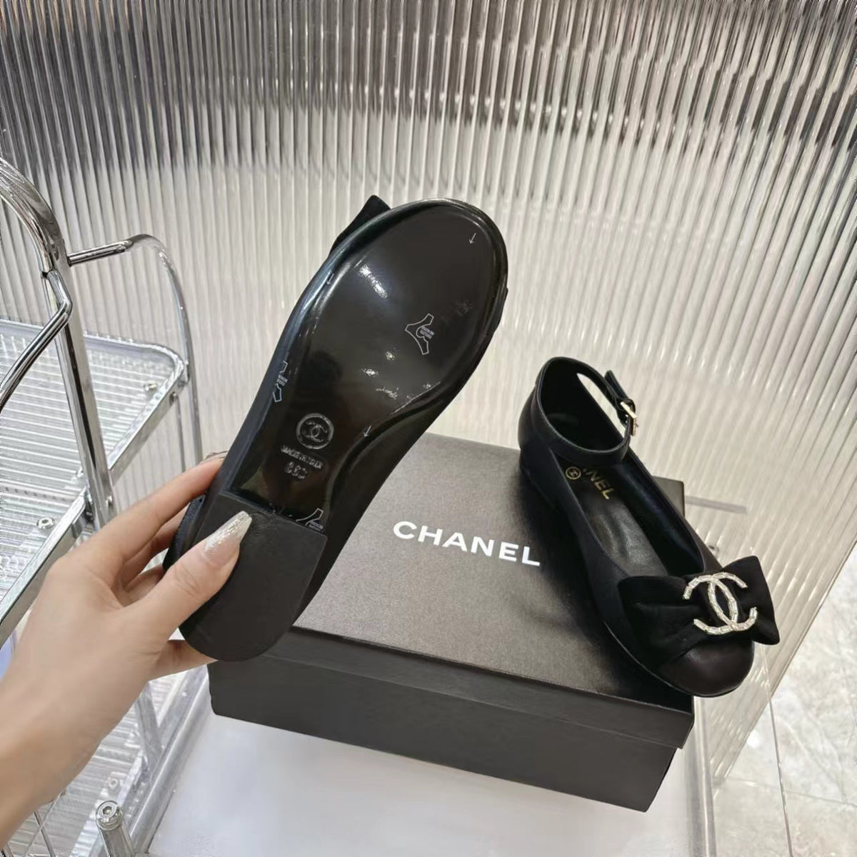 BOW MARY JANE SHOES IN BLACK LAMBSKIN