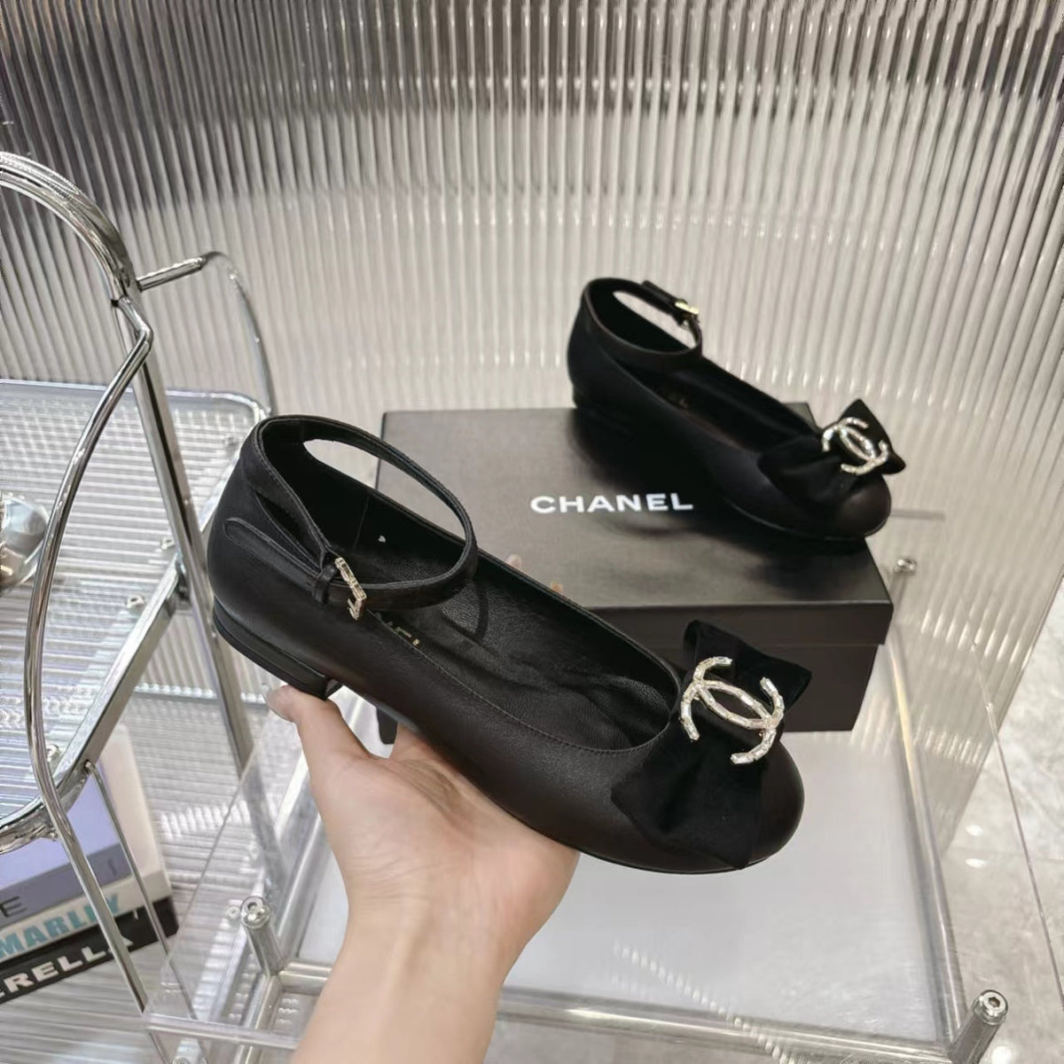 BOW MARY JANE SHOES IN BLACK LAMBSKIN
