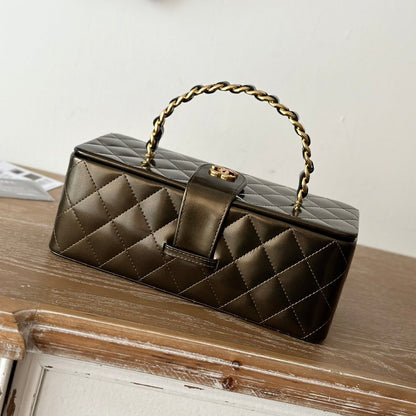 VINTAGE COSMETIC BAG 22 IN MIKADO SHINY CALFSKIN GOLD HARDWARE