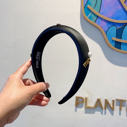 THICK HEADBAND ATTACHED PEARL IN BLACK SILK 429311