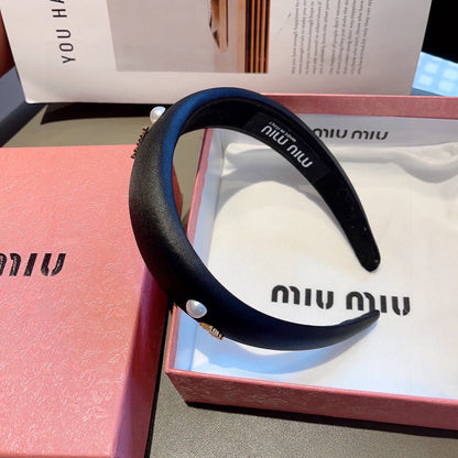 THICK HEADBAND ATTACHED PEARL IN BLACK SILK 429311