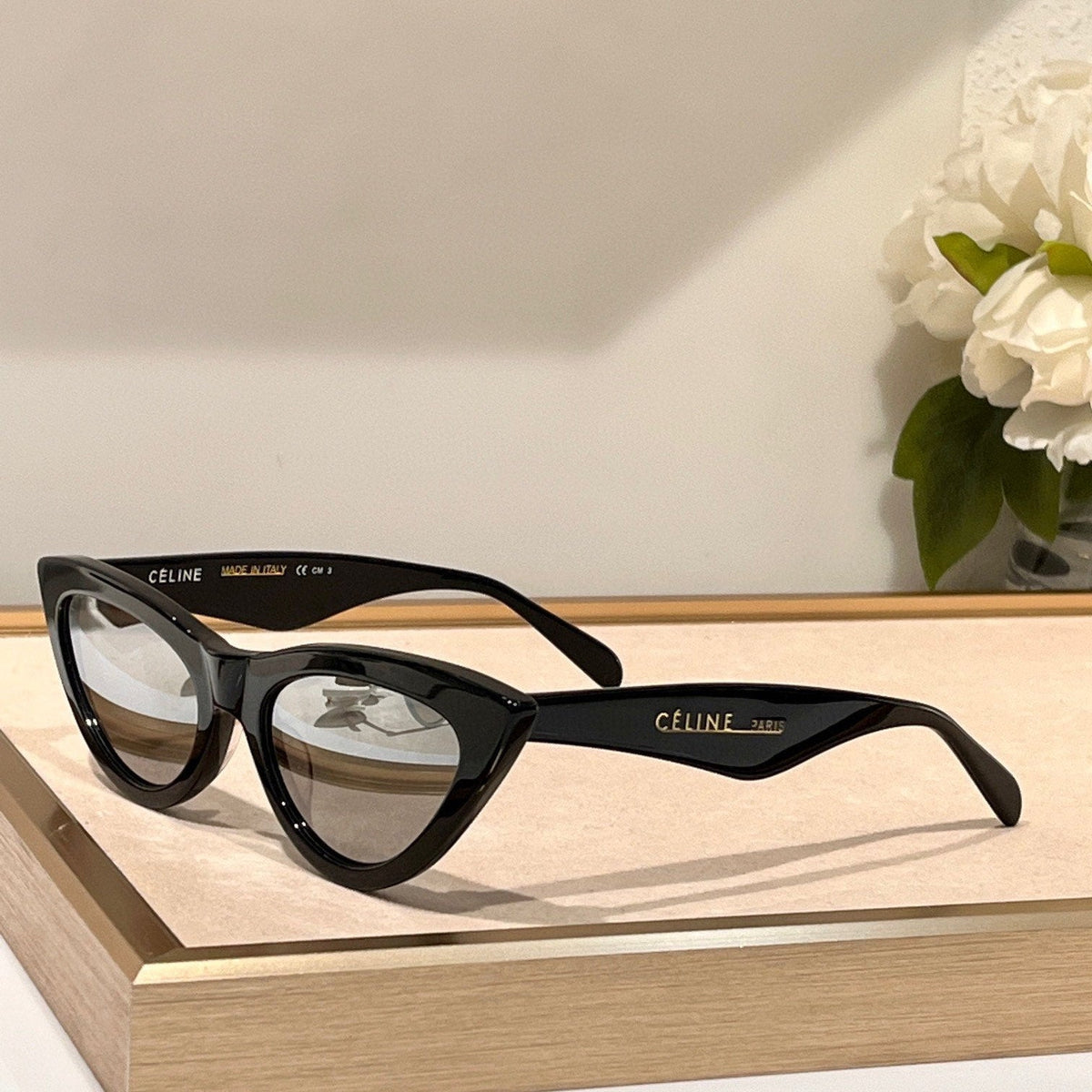 TRIOMPHE CAT EYE SUNGLASS CL40019 IN ACETATE
