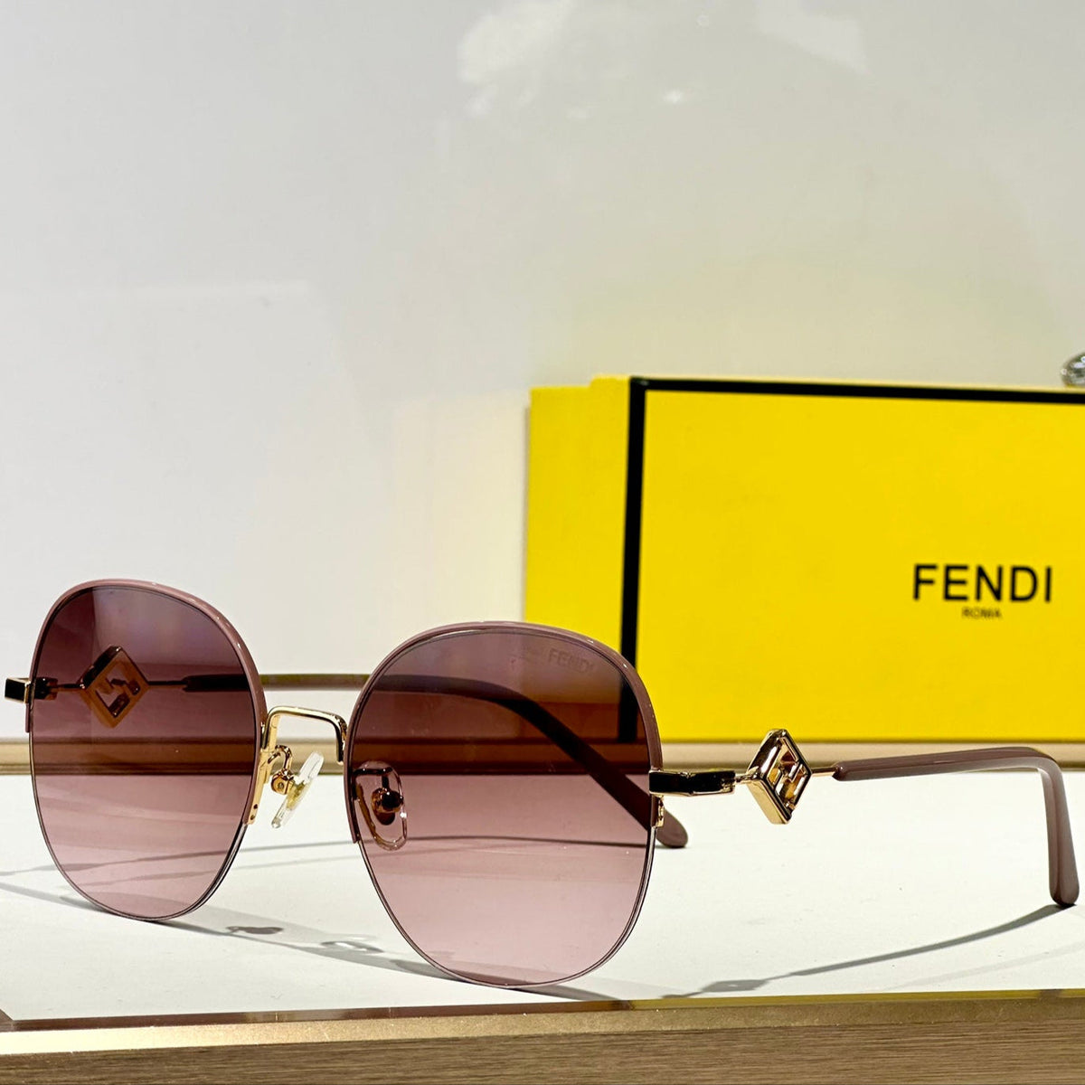 TRAVEL ROUND FRAME SUNGLASSES FD8136 IN METAL