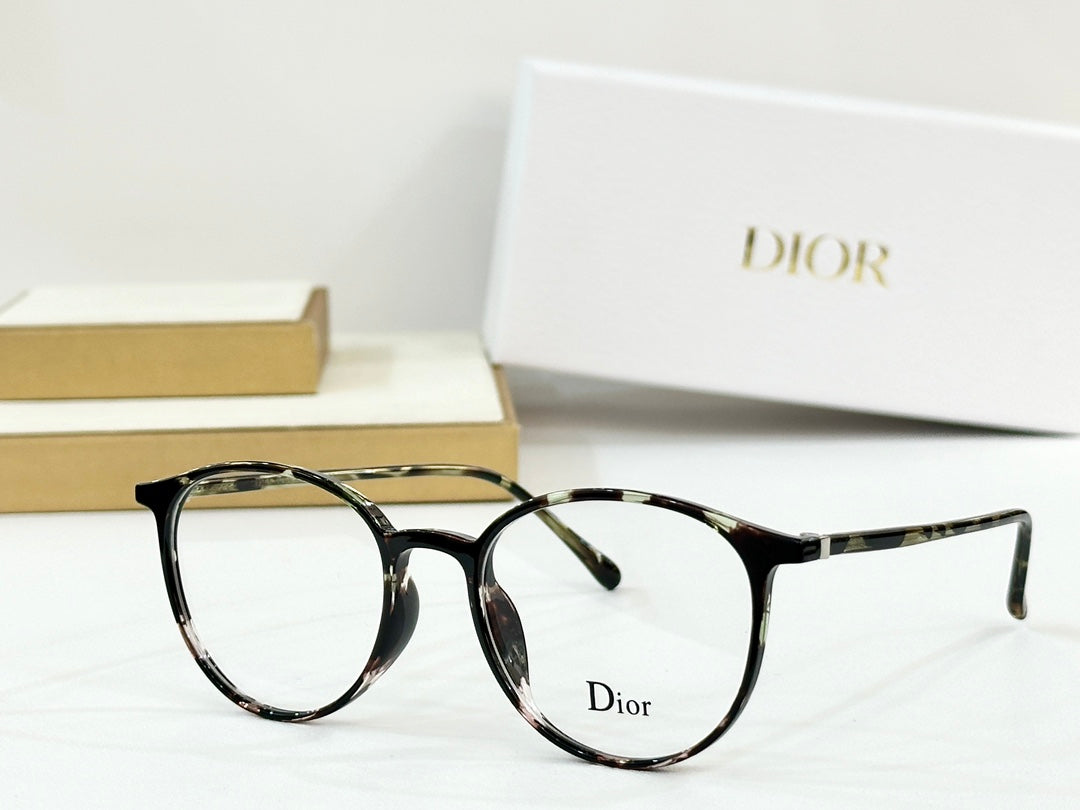 MONTAIGNE SUNGLASS CD S17F IN ACETATE
