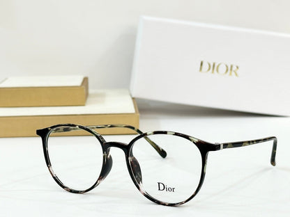 MONTAIGNE SUNGLASS CD S17F IN ACETATE