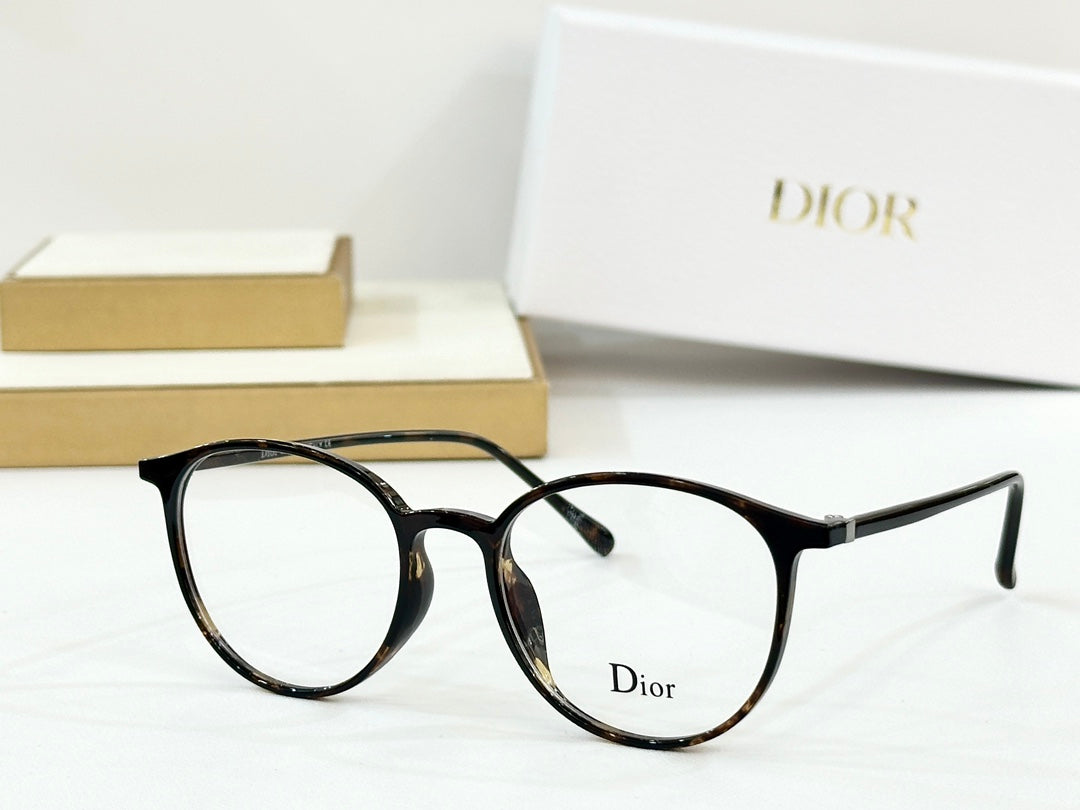 MONTAIGNE SUNGLASS CD S17F IN ACETATE