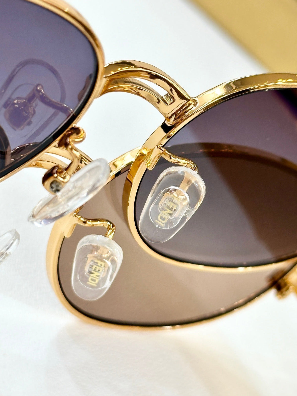 FIRST CRYSTAL CHUNKY OVAL FRAME SUNGLASSES 7078 IN METAL