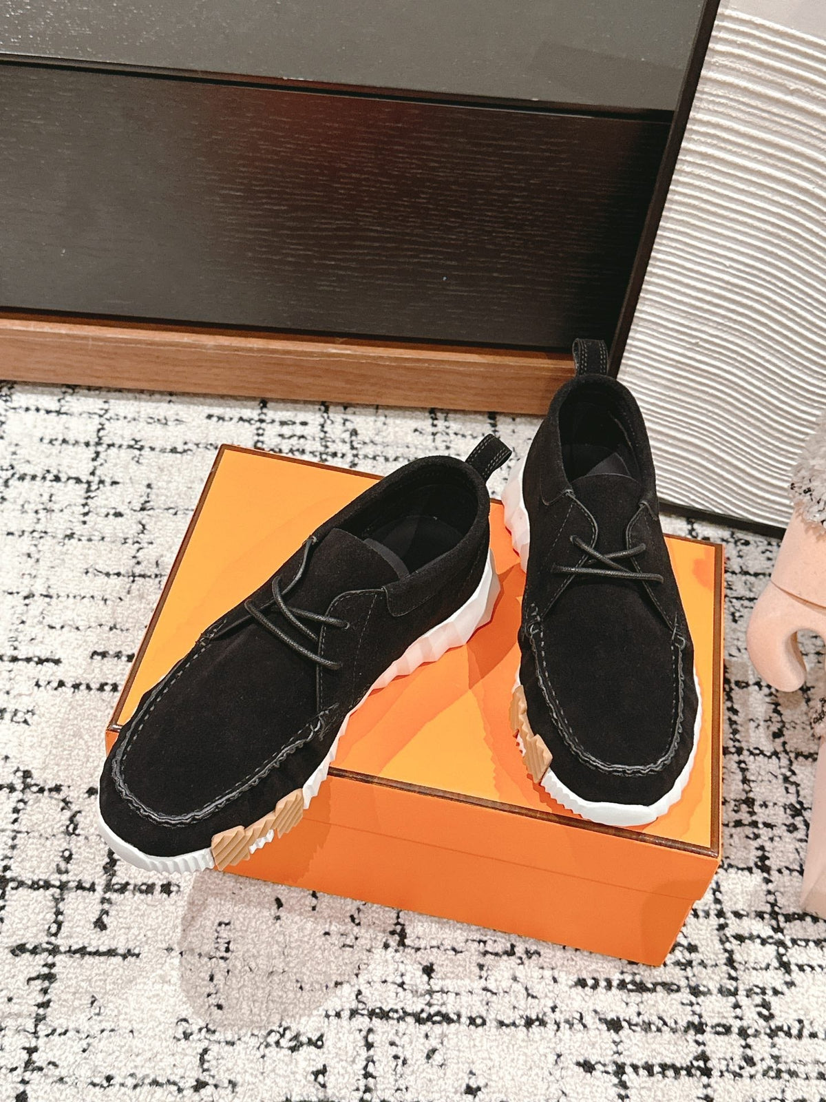 INCREASE SNEAKER IN BLACK SUEDE