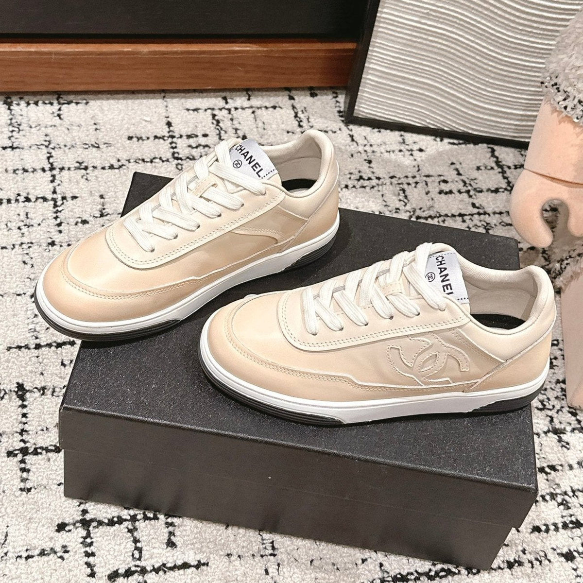 SNEAKER IN BISQUE BEIGE HAND-POLISHED CALFSKIN 977827