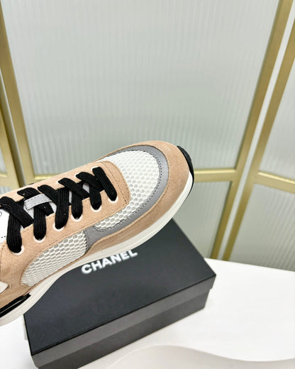 SNEAKER IN TAN BROWN SUEDE AND GREY BREATHABLE MESH