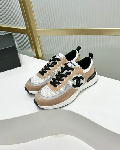 SNEAKER IN TAN BROWN SUEDE AND GREY BREATHABLE MESH