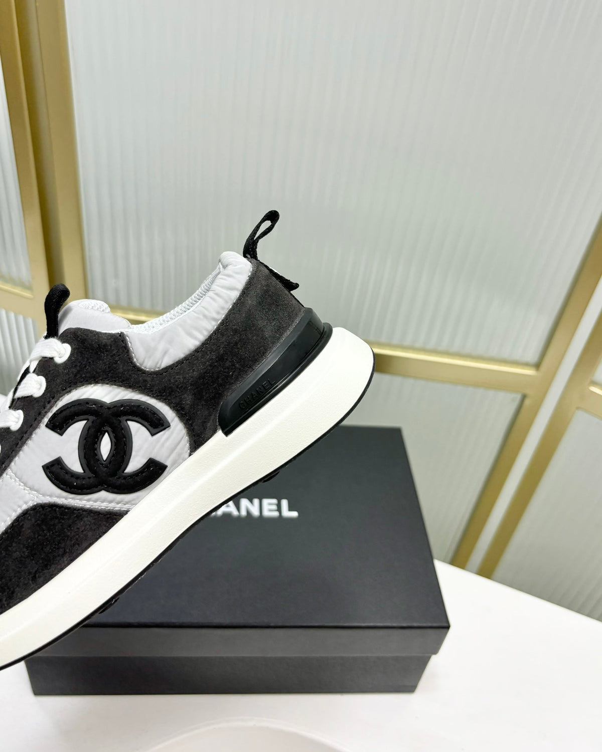 SNEAKER IN BLACK MIX GREY SUEDE
