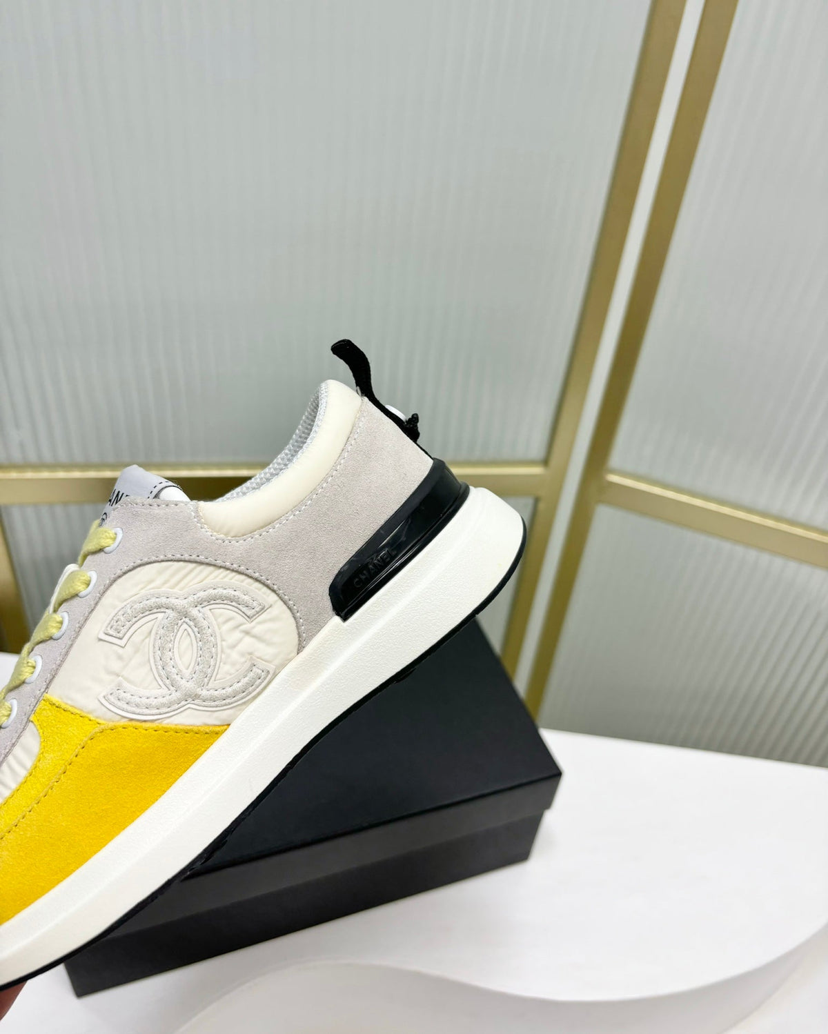 SNEAKER IN LIGHT YELLOW MIX GREY SUEDE