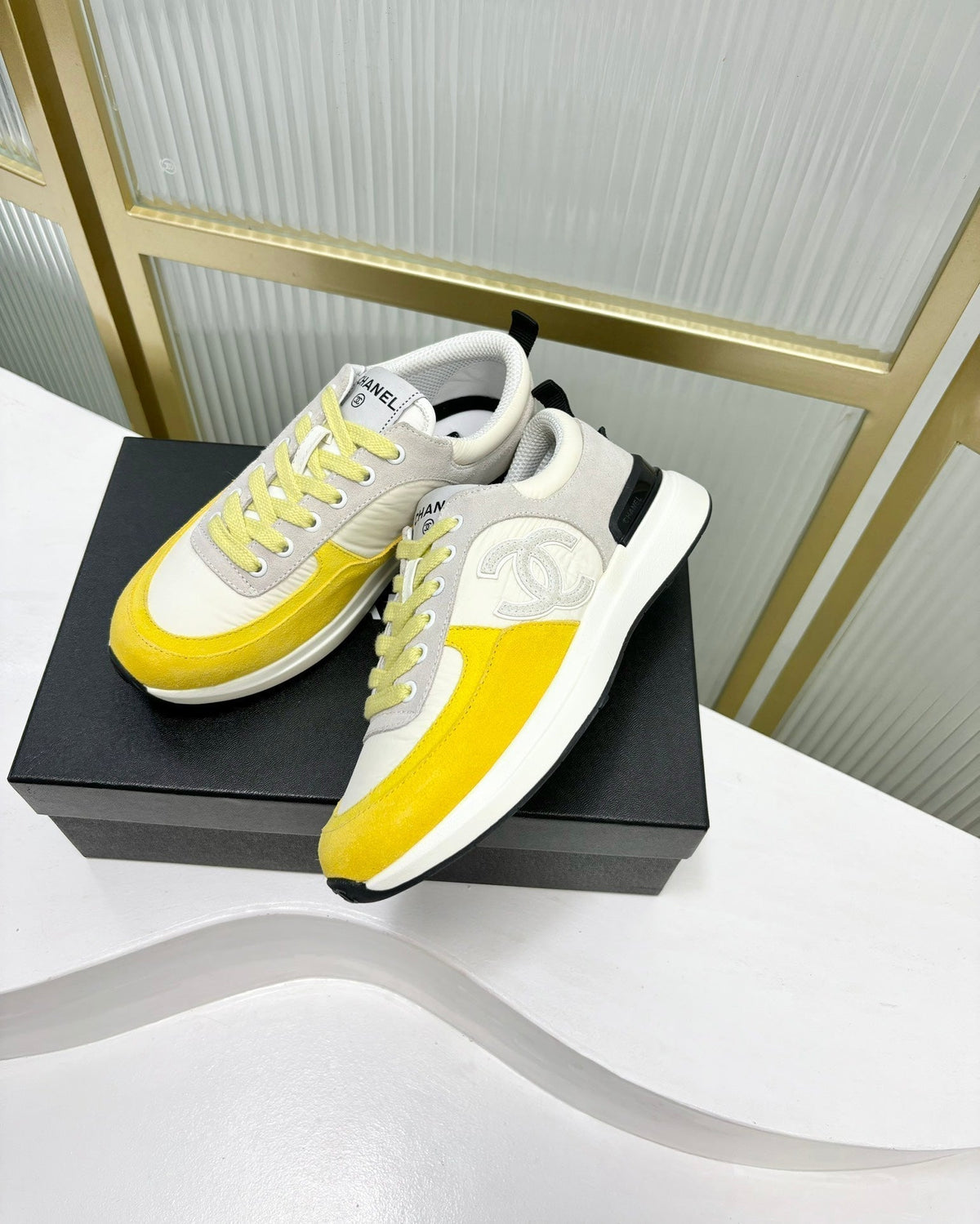 SNEAKER IN LIGHT YELLOW MIX GREY SUEDE