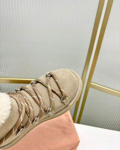 LACE-UP ANKLE BOOTS IN BEIGE SUEDE AND FLEECE LINING
