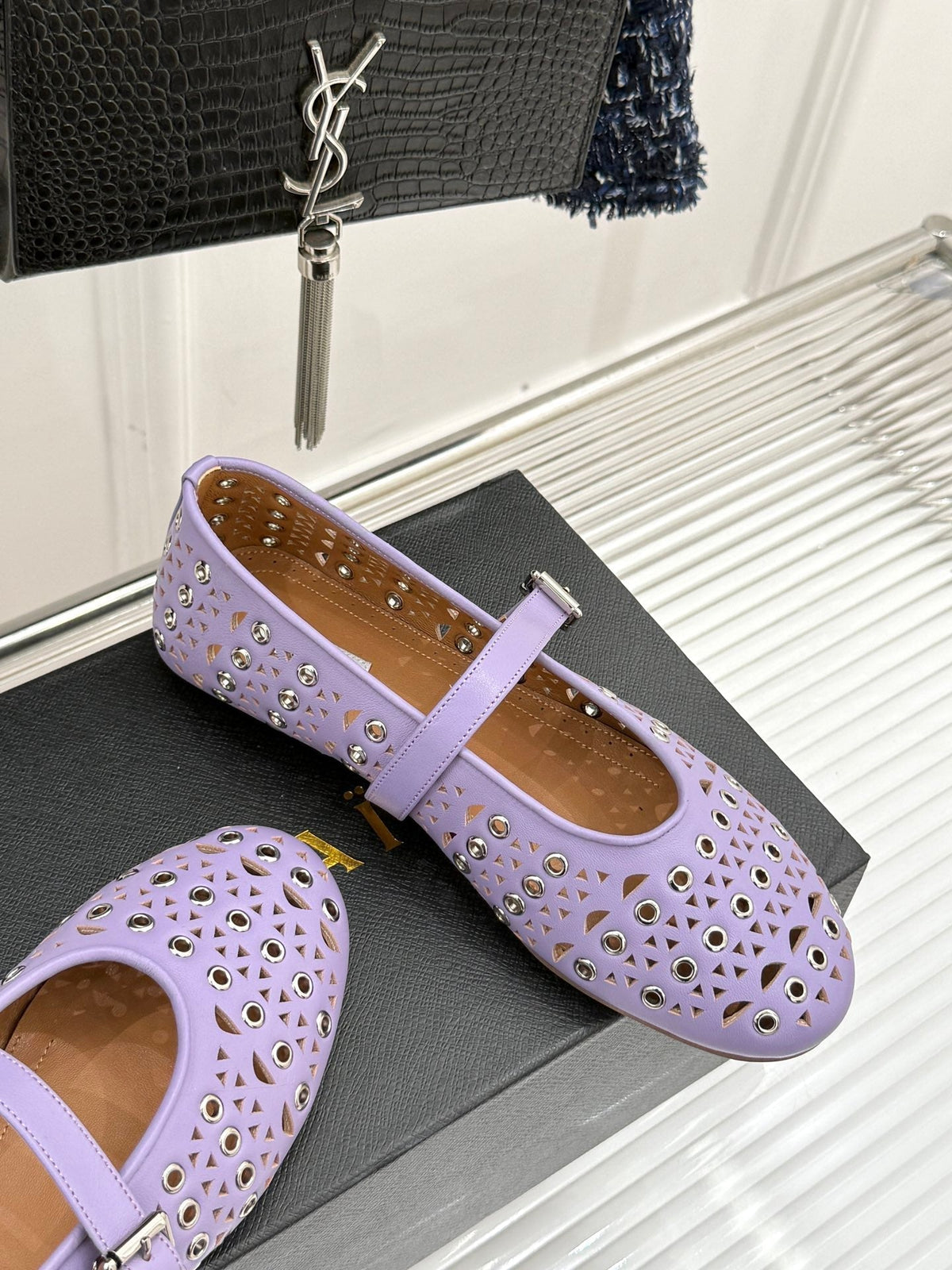 MARY JANE IN PASTEL GRAY CALFSKIN