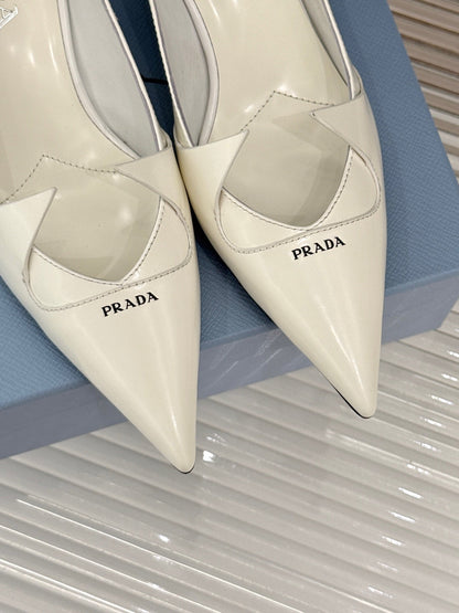 KITTEN HEEL PUMPS IN WHITE CALFSKIN