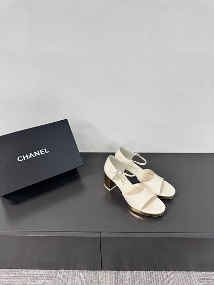 BLOCK HEEL SANDALS WHITE SHEEPSKIN
