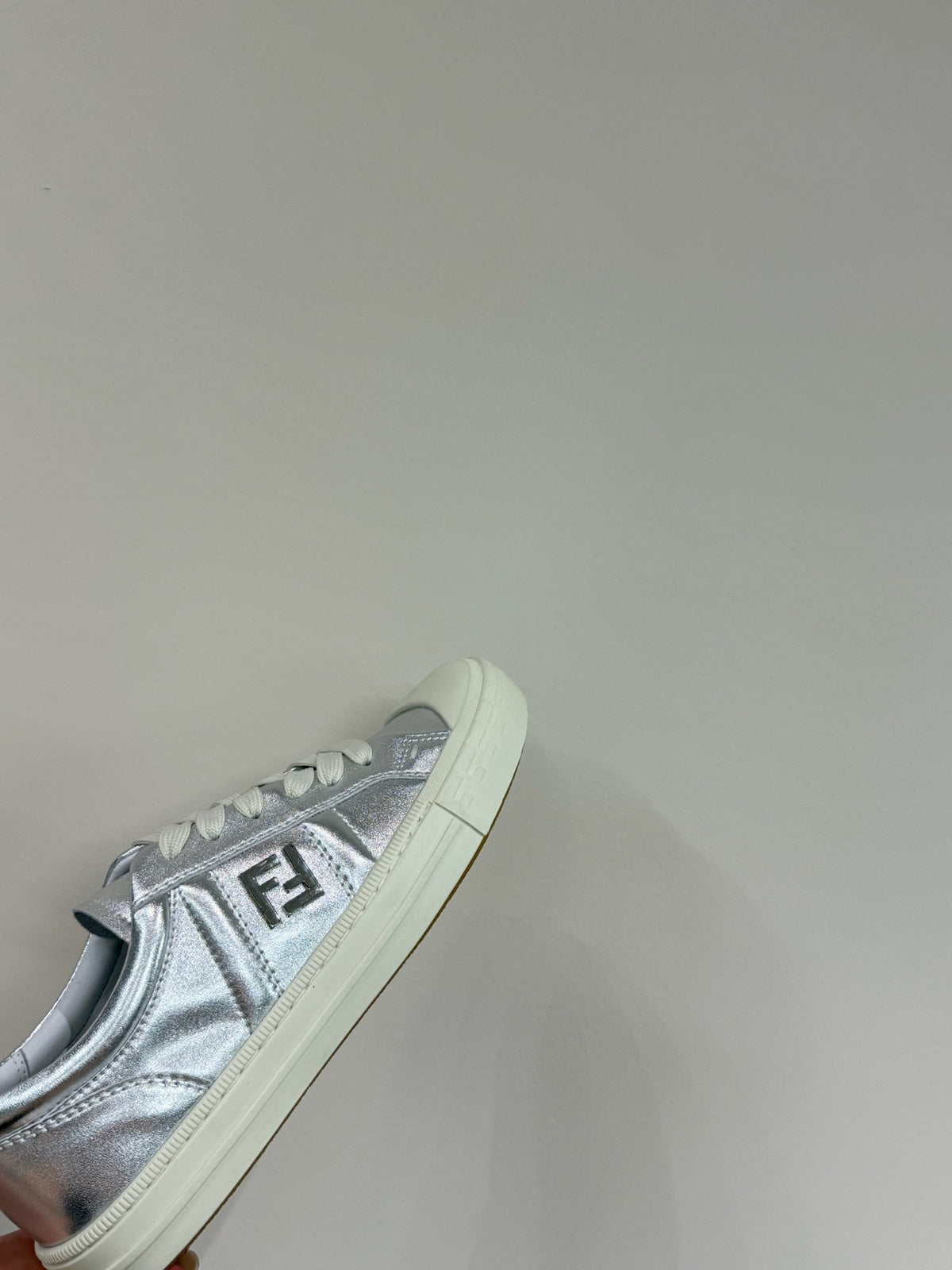 FF TRAINER SNEAKER IN SILVER MIX WHITE CALFSKIN